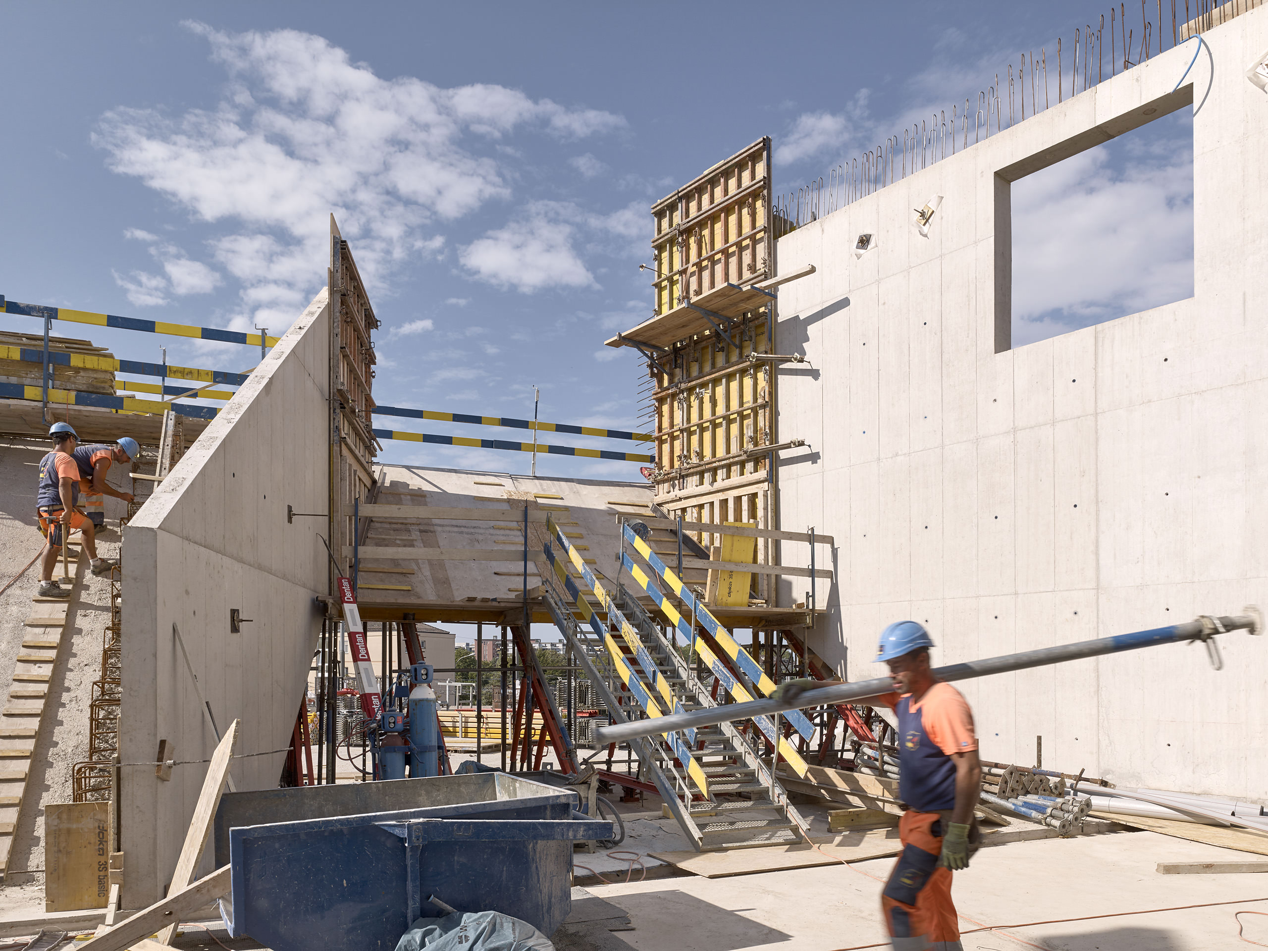 Stade de la Tuilière, Lausanne